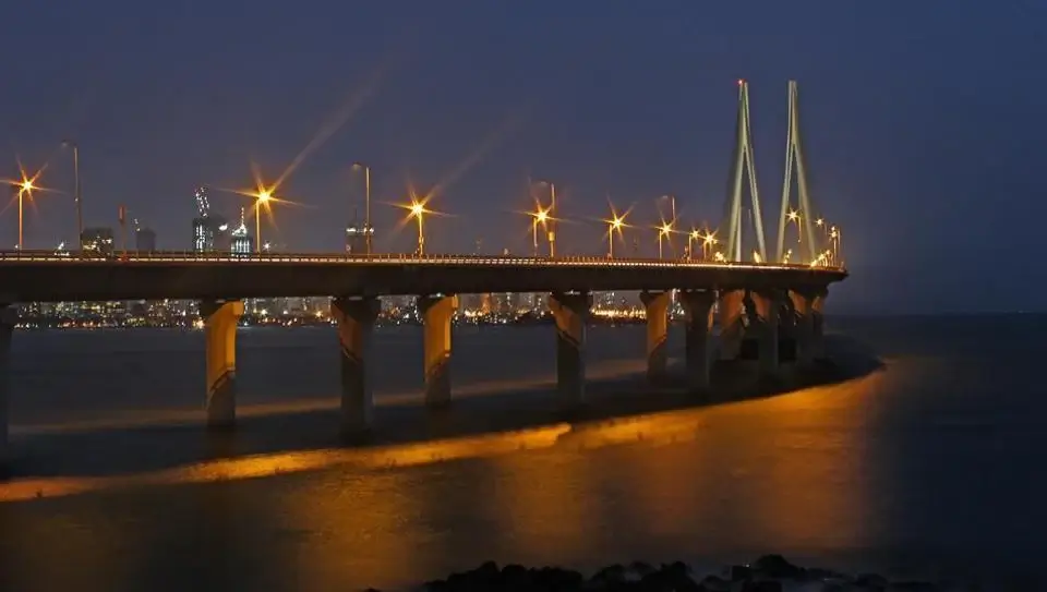 Sewri-Nhava Sheva Sealink bridge image